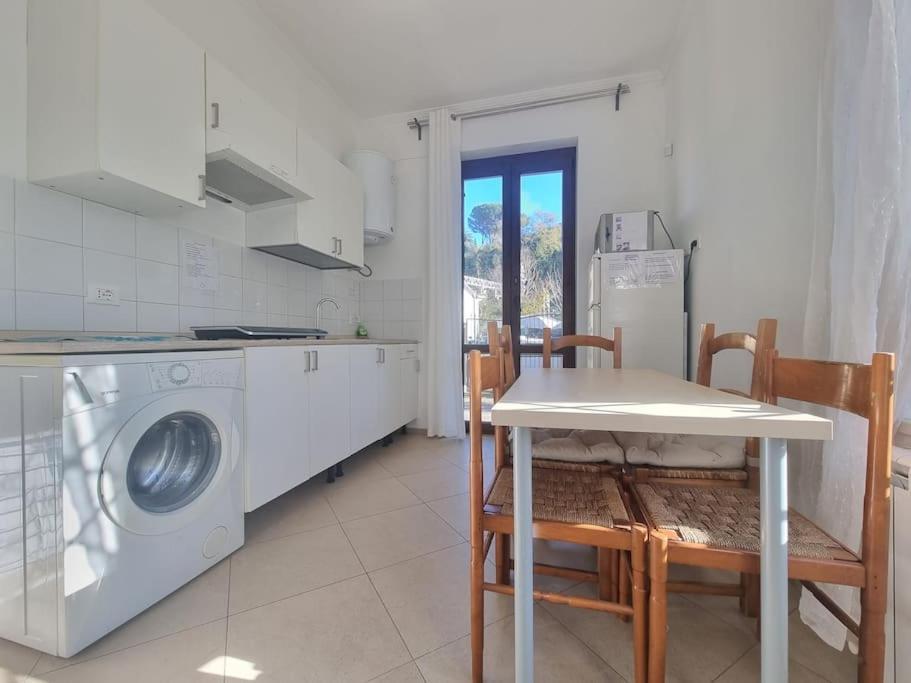 -5 Min From Bus Stop-Free Parking Rome Luaran gambar